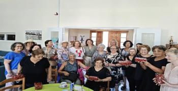 Δωρεά φρέσκων προϊόντων (ντοματάκι) υδροπονικής καλλιέργειας από την επιχείρηση  « Πρότυπες Υδροπονικές Καλλιέργειες  Μεσολογγίου ΙΚΕ »